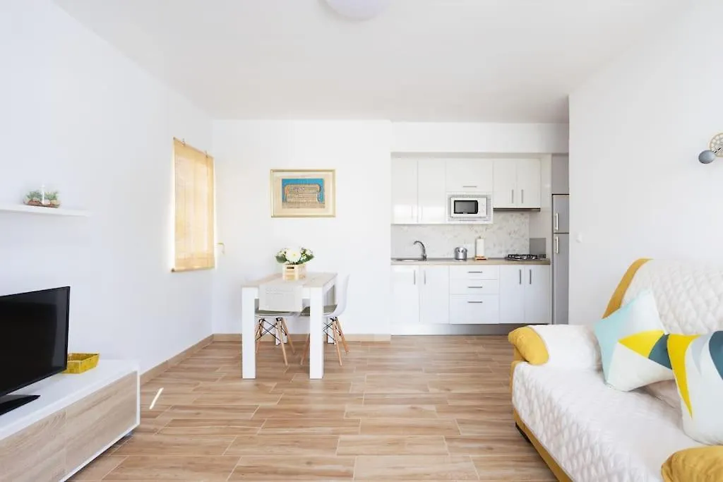 Апартаменты Vivienda Vacacional Rosaini Лос Кристианос Испания
