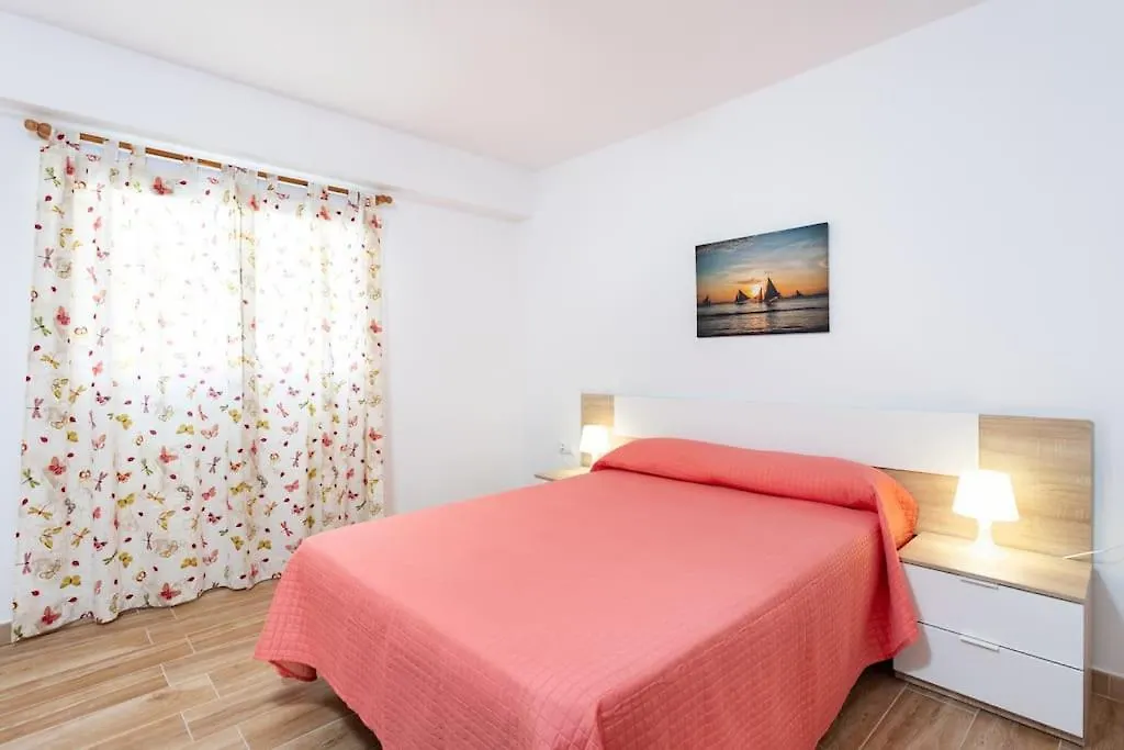 Vivienda Vacacional Rosaini Los Cristianos