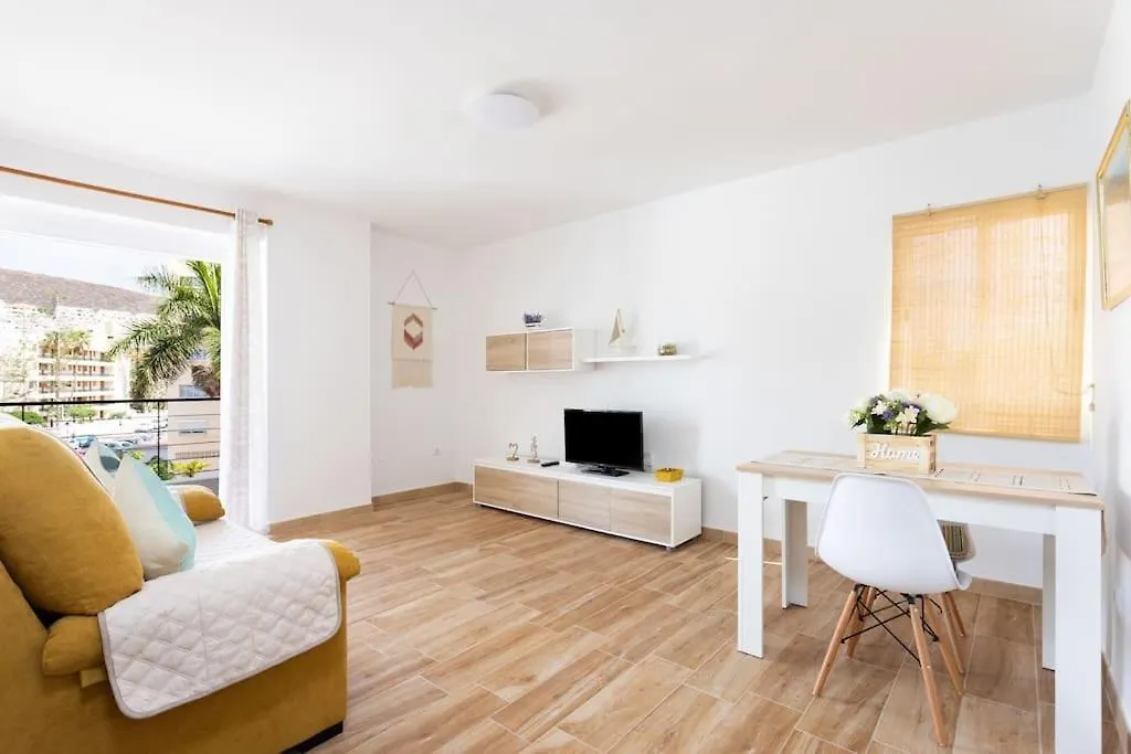 Vivienda Vacacional Rosaini Los Cristianos  Apartment